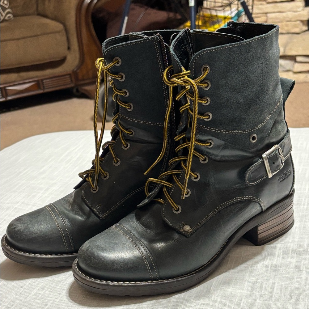 Taos Footwear Brown Leather Detail
